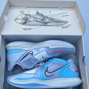 Kyrie Low 5. Worn 5 times on clean court.